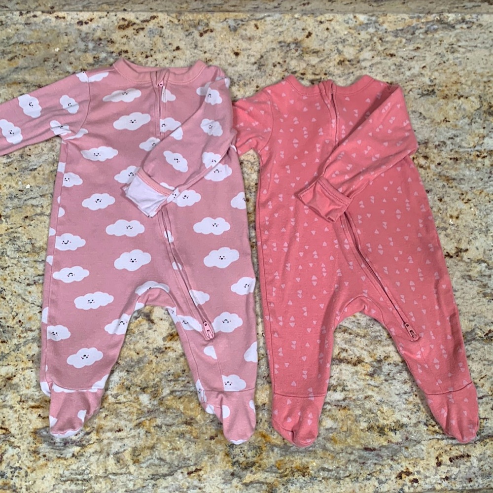 COPY - (2 Pk) NWOT Old Navy Zippered Footie Footed Onesie Cloud / Triangle Sz 0…